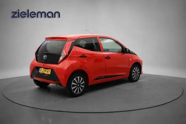 Toyota Aygo view 14
