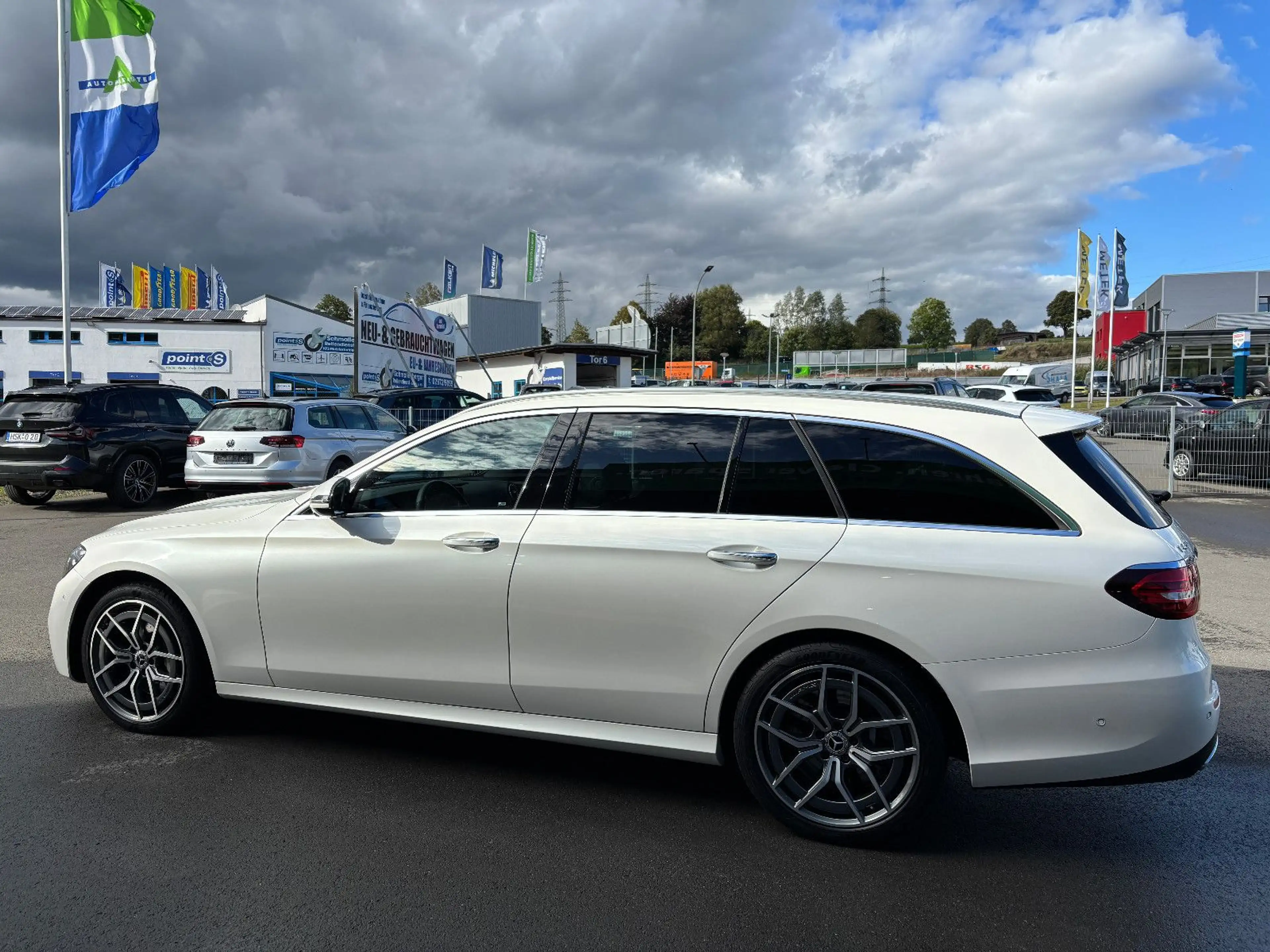 Mercedes-Benz E 450 T 4Matic AMG NAV LED AHK 360° DISTRONIC 19 — photo 8