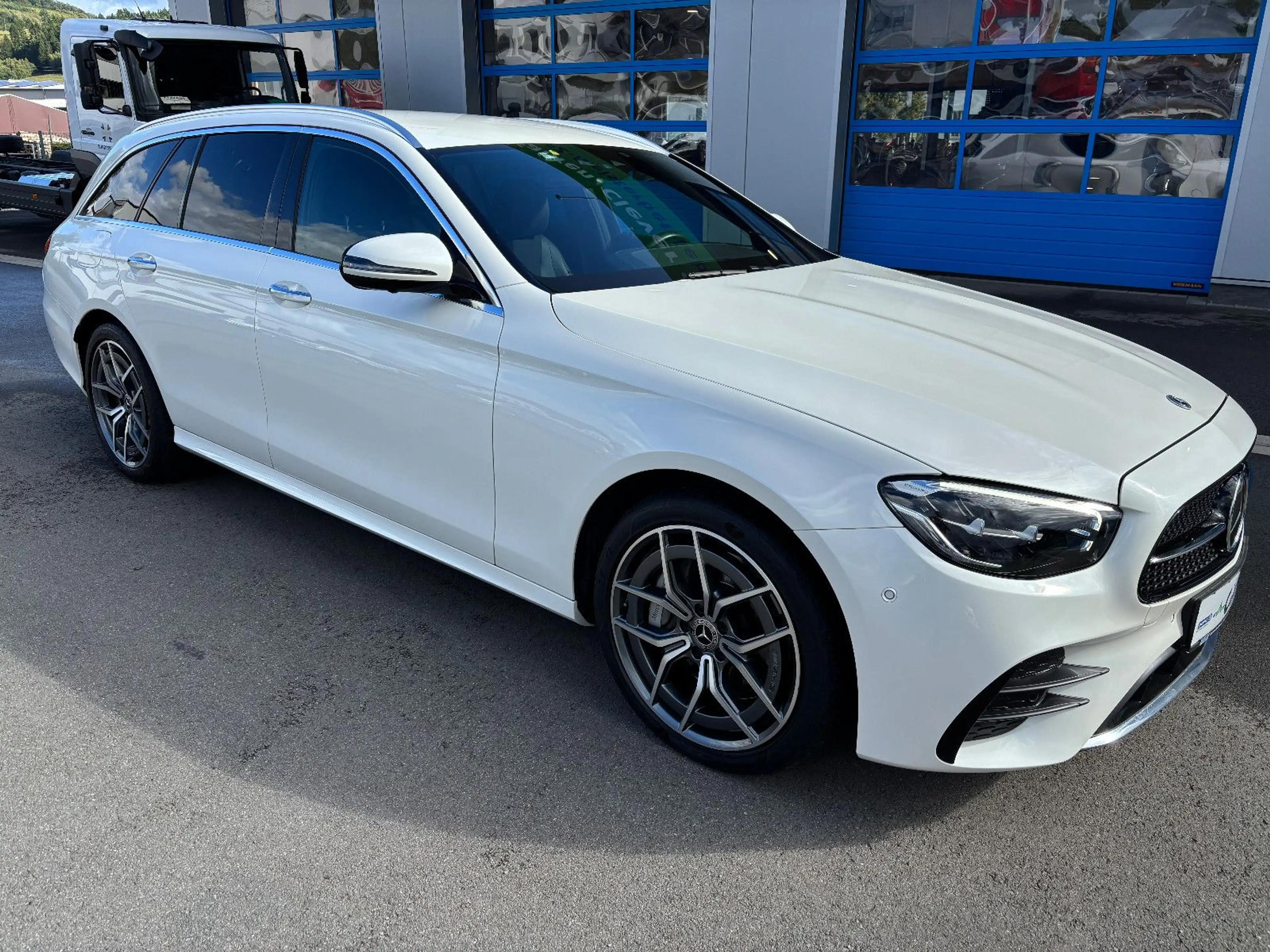 Mercedes-Benz E 450 T 4Matic AMG NAV LED AHK 360° DISTRONIC 19 — photo 3