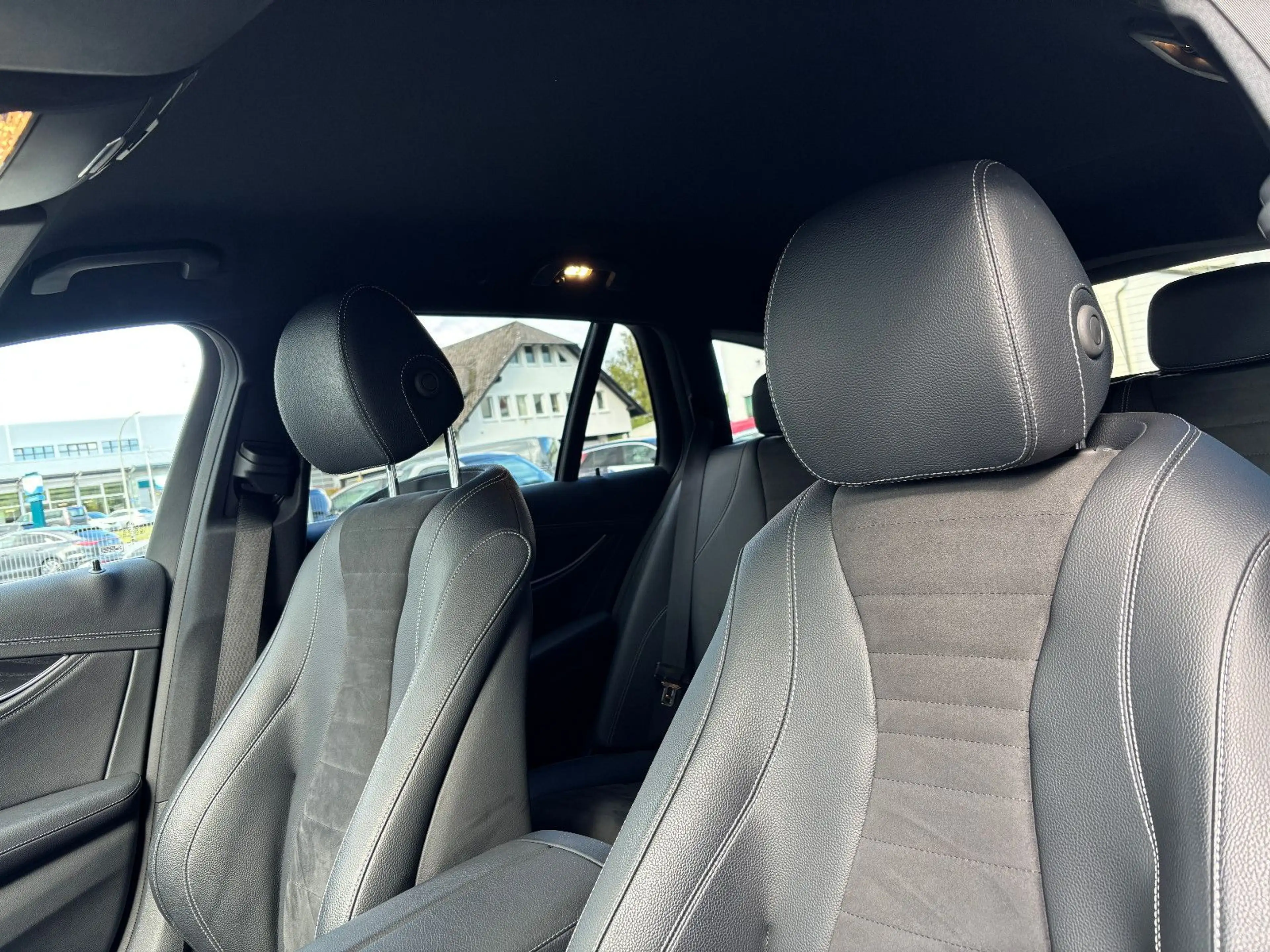 Mercedes-Benz E 450 T 4Matic AMG NAV LED AHK 360° DISTRONIC 19 — photo 15