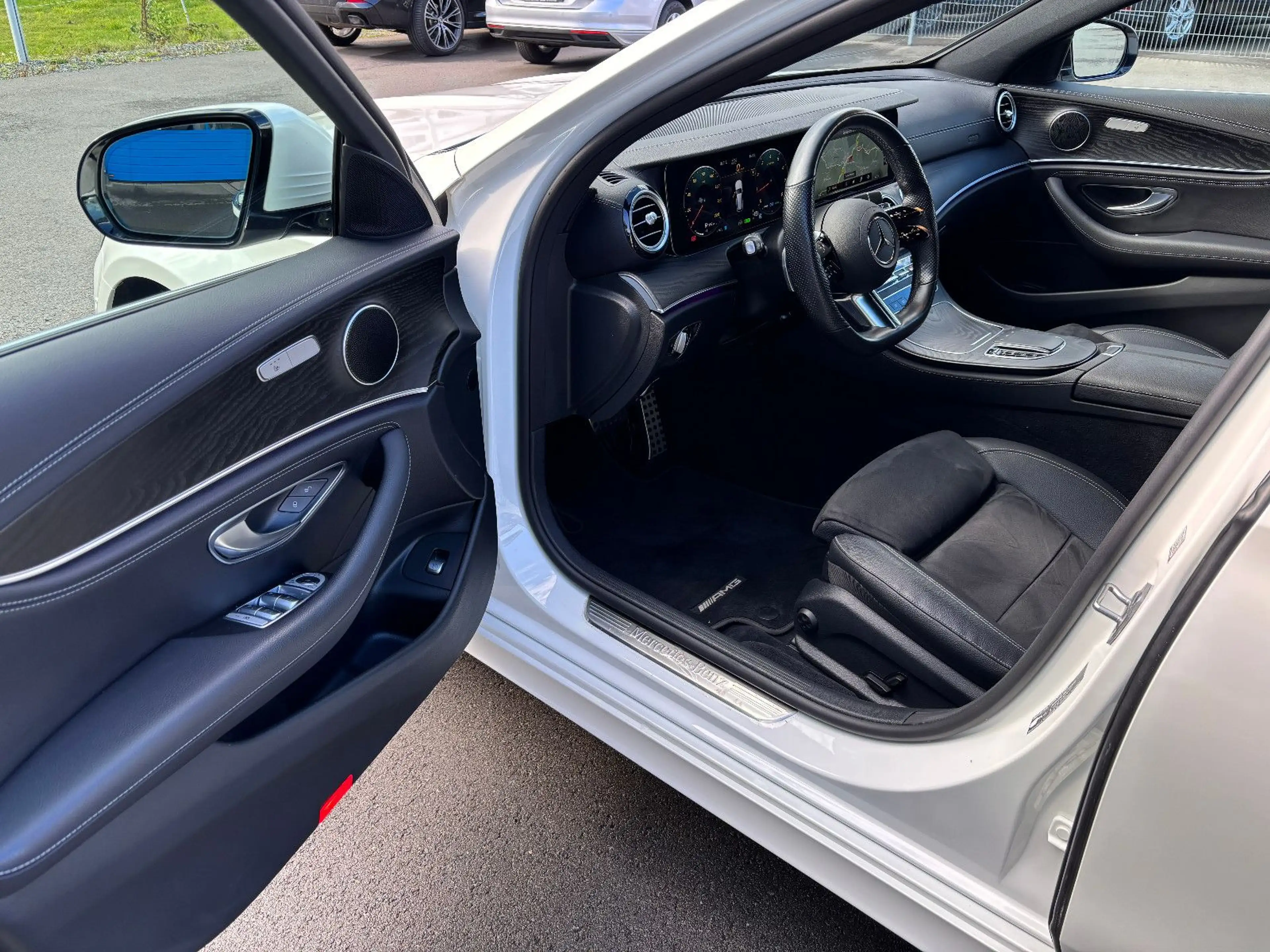 Mercedes-Benz E 450 T 4Matic AMG NAV LED AHK 360° DISTRONIC 19 — photo 12
