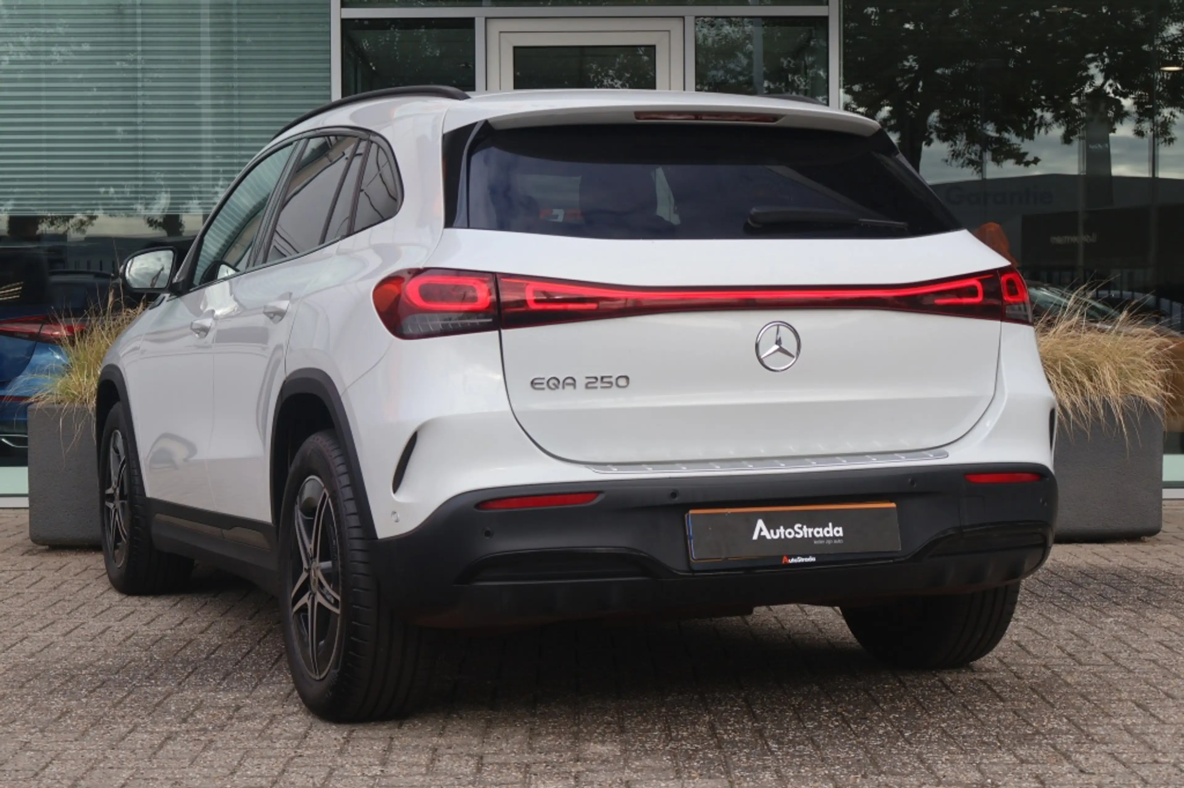 Mercedes-Benz EQA 250 AMG-Line 190pk SoH 100% | Sfeer | Camera | Navigat — photo 2
