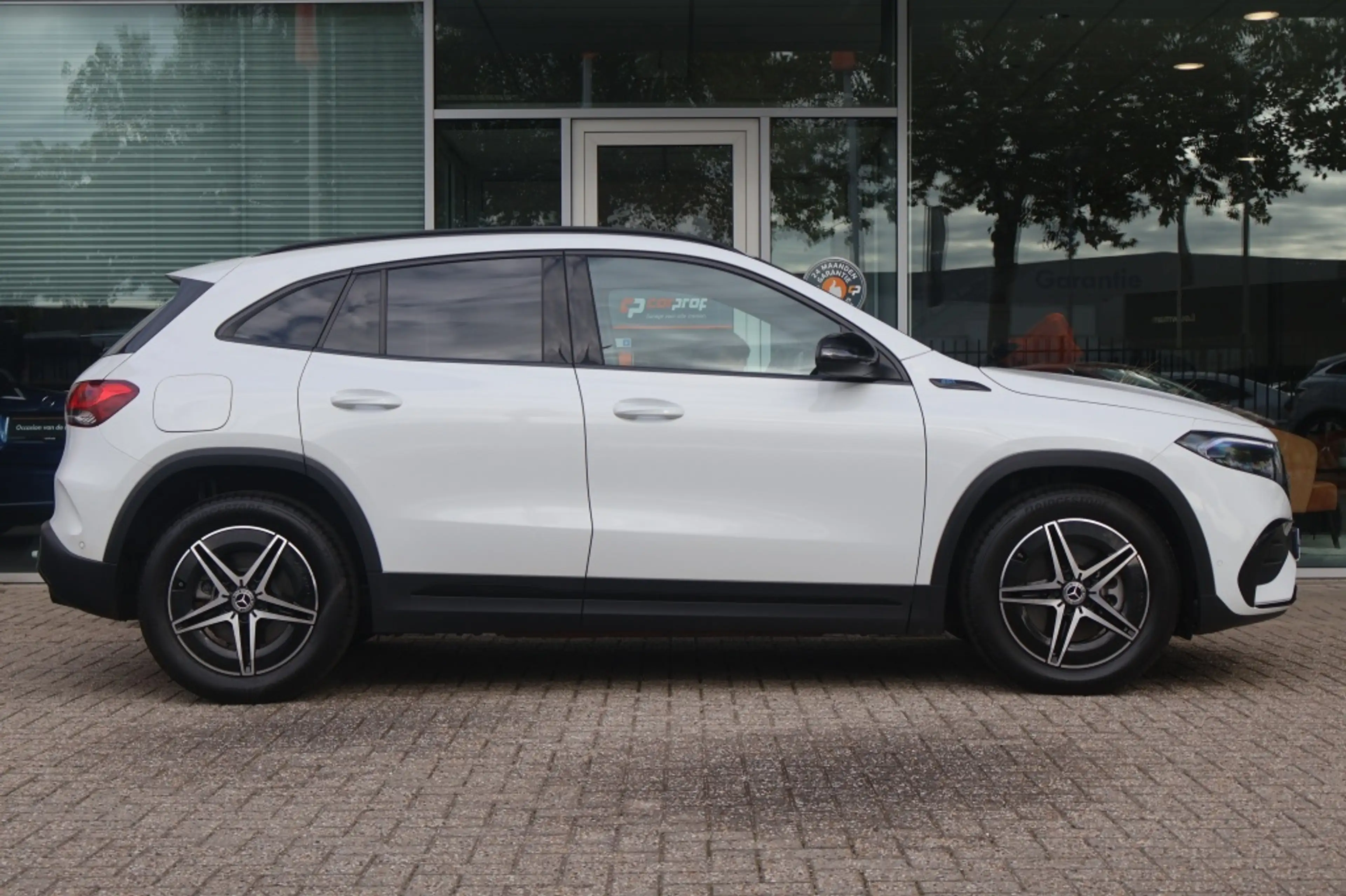 Mercedes-Benz EQA 250 AMG-Line 190pk SoH 100% | Sfeer | Camera | Navigat — photo 13