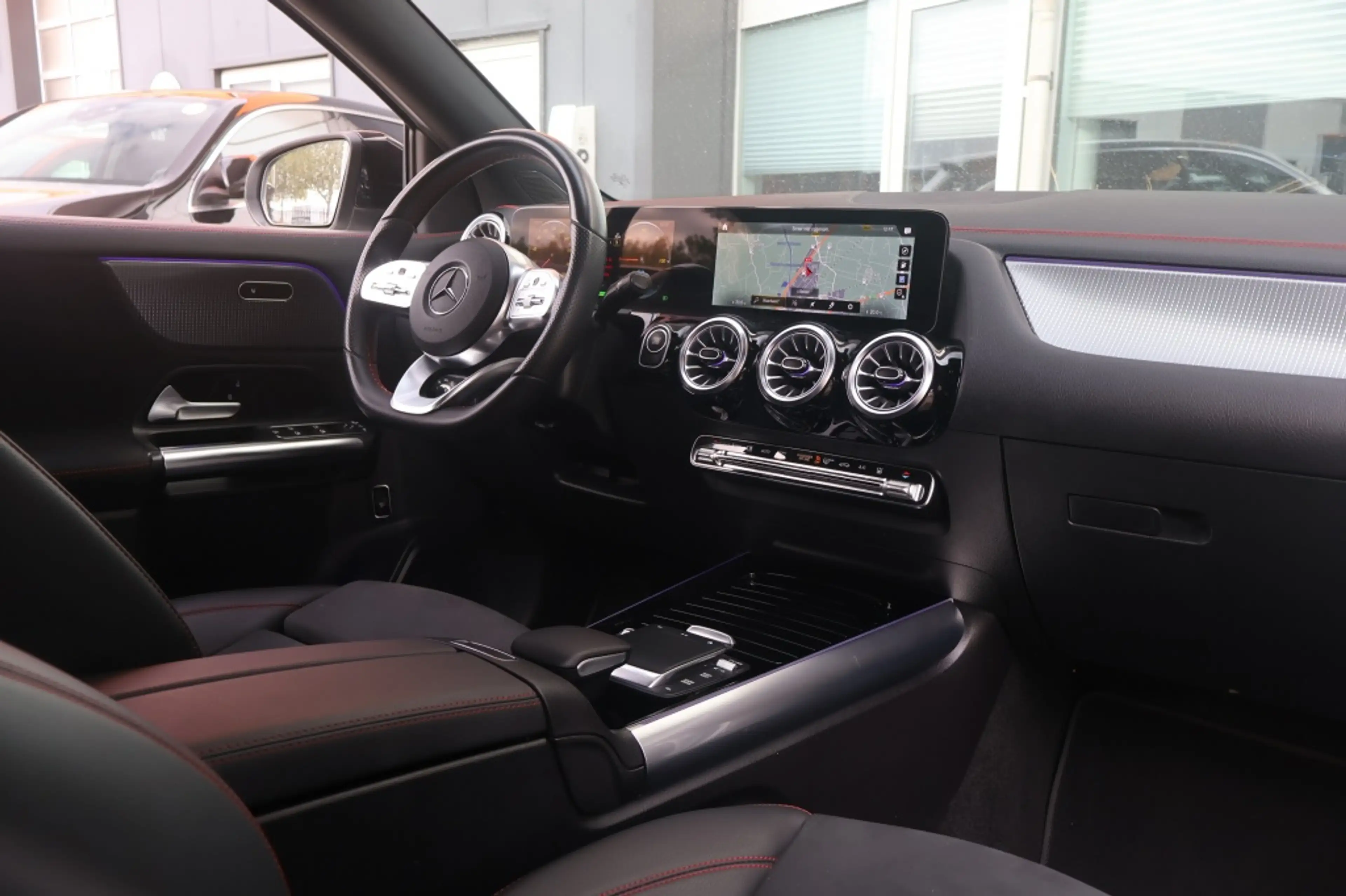 Mercedes-Benz EQA 250 AMG-Line 190pk SoH 100% | Sfeer | Camera | Navigat — photo 7