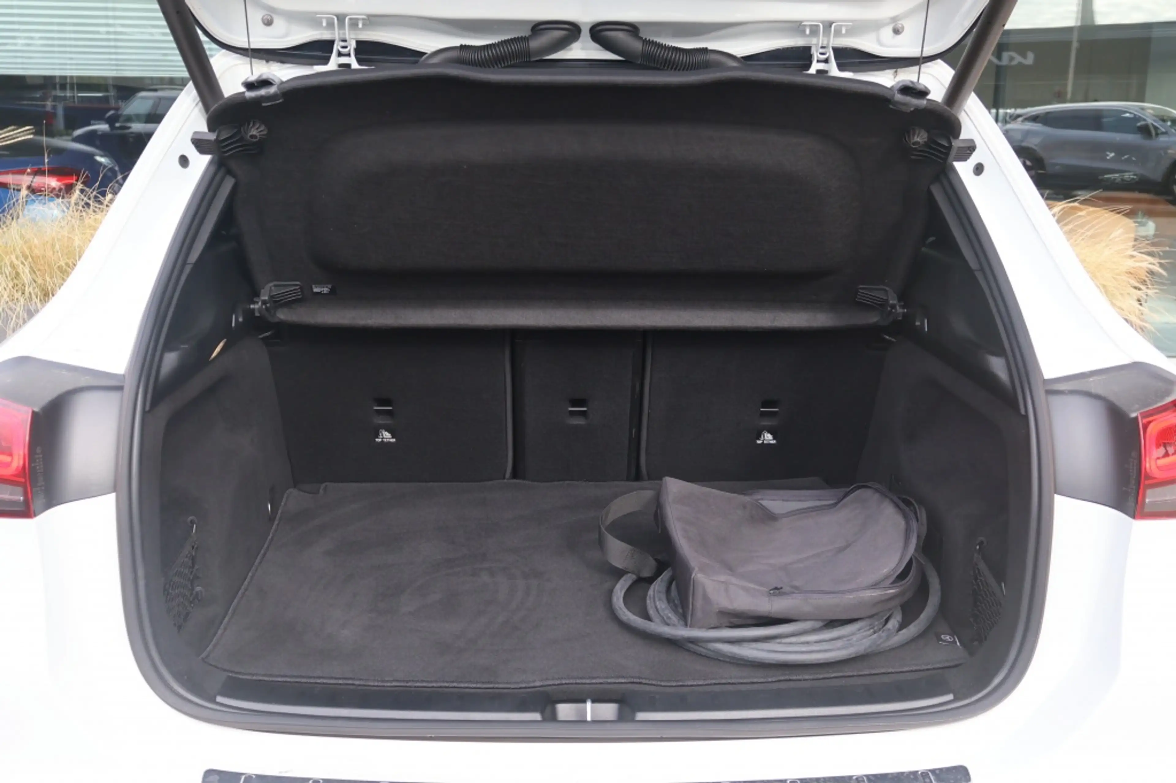 Mercedes-Benz EQA 250 AMG-Line 190pk SoH 100% | Sfeer | Camera | Navigat — photo 17