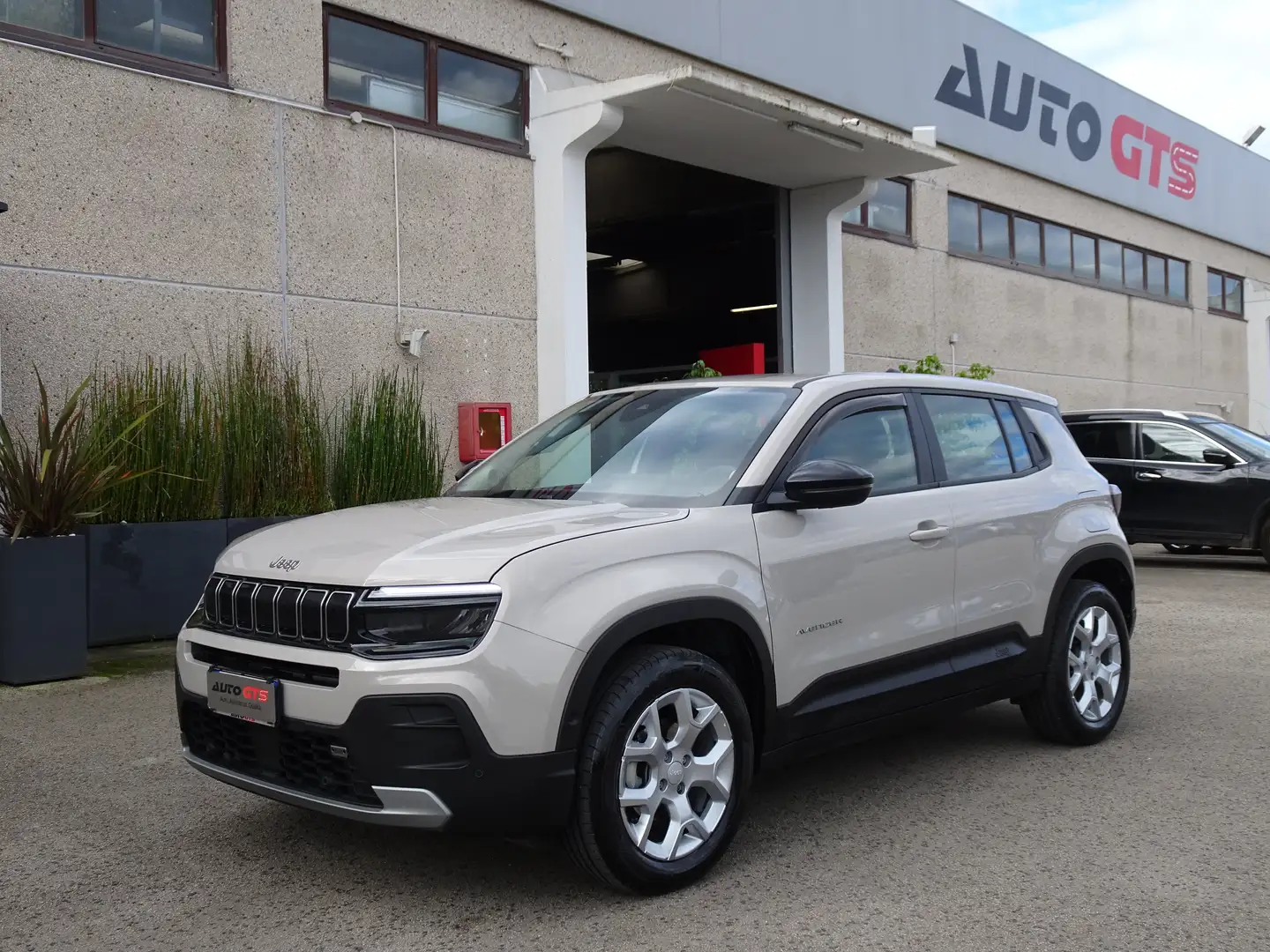 Jeep Avenger Avenger 1.2 turbo Altitude fwd 100cv Beige - 1