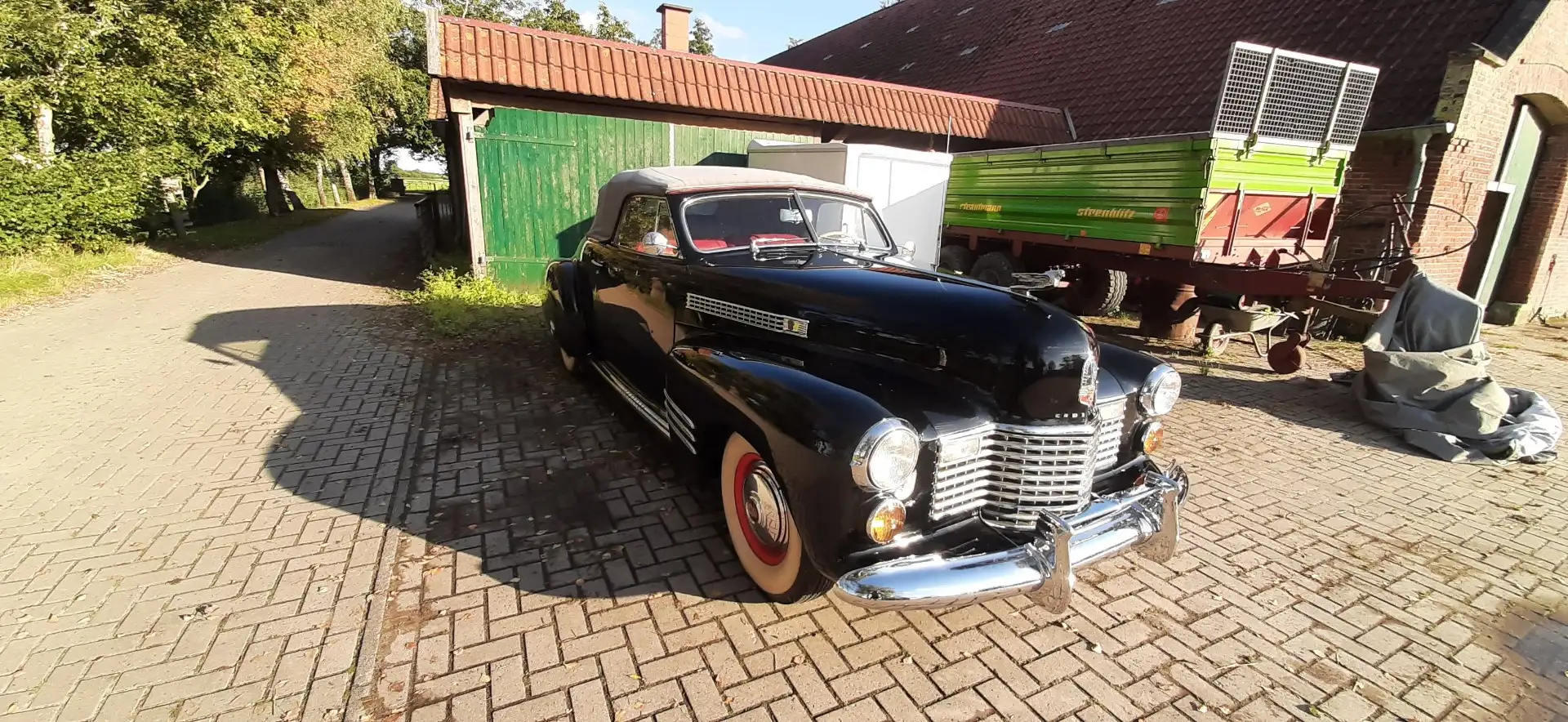 Cadillac Series 62 Convertible Coupé Schwarz - 1