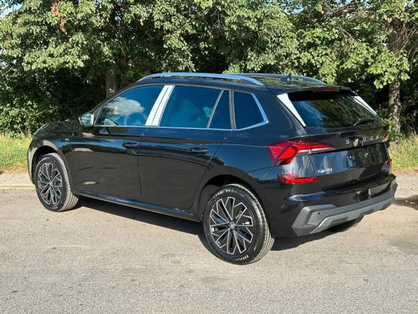 Skoda Kamiq 1.5 TSI ACT DSG Drive LED PDC  Navi SHZ Schwarz - 2