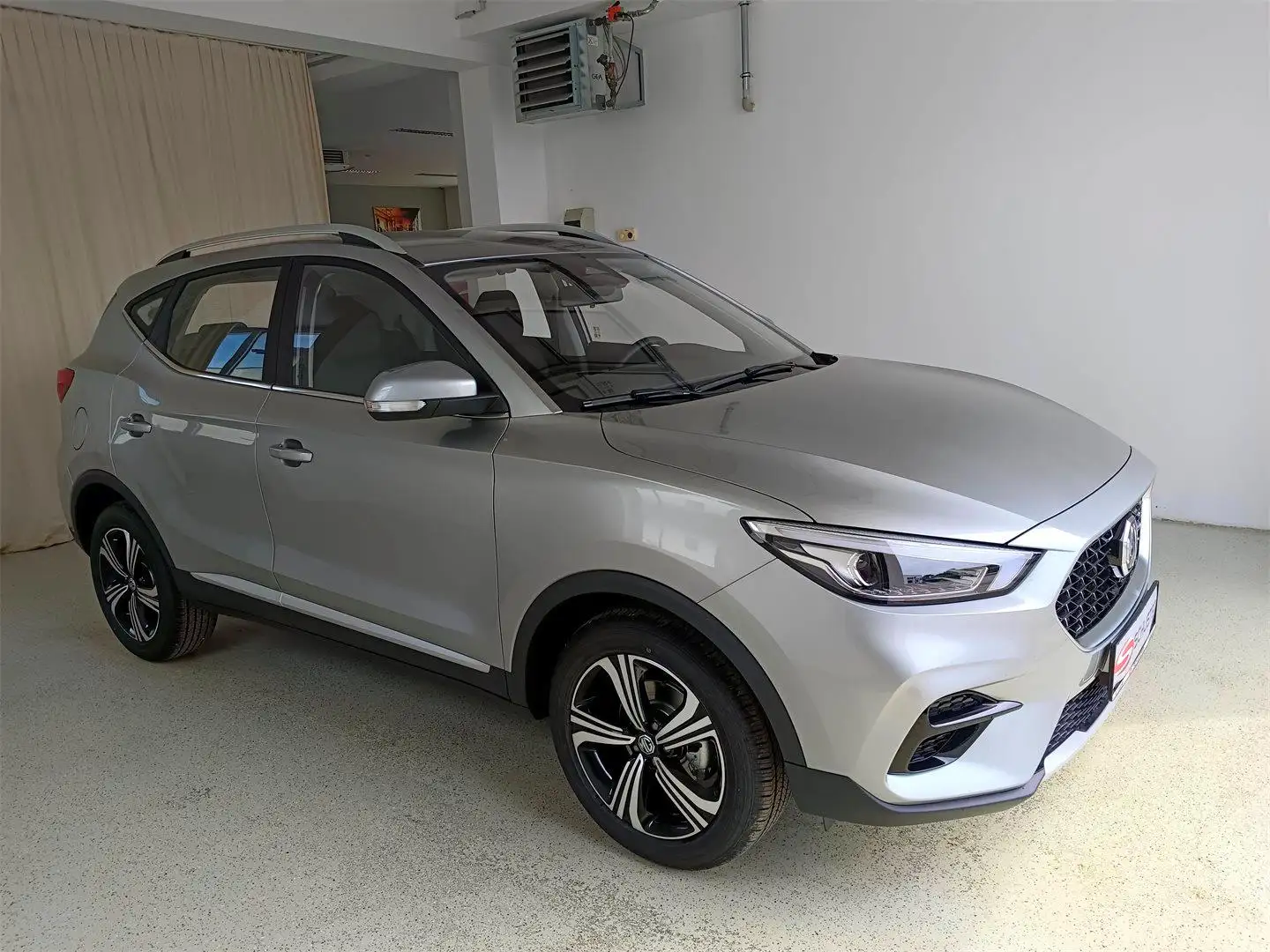 MG ZS 1.5 VTi Comfort Silber - 1