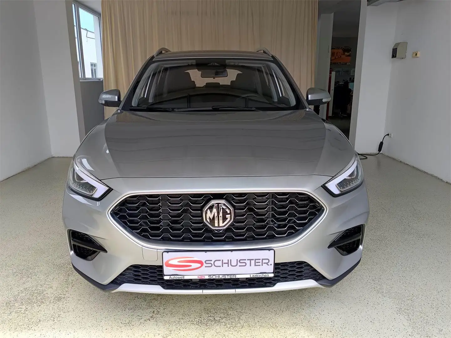 MG ZS 1.5 VTi Comfort Silber - 2