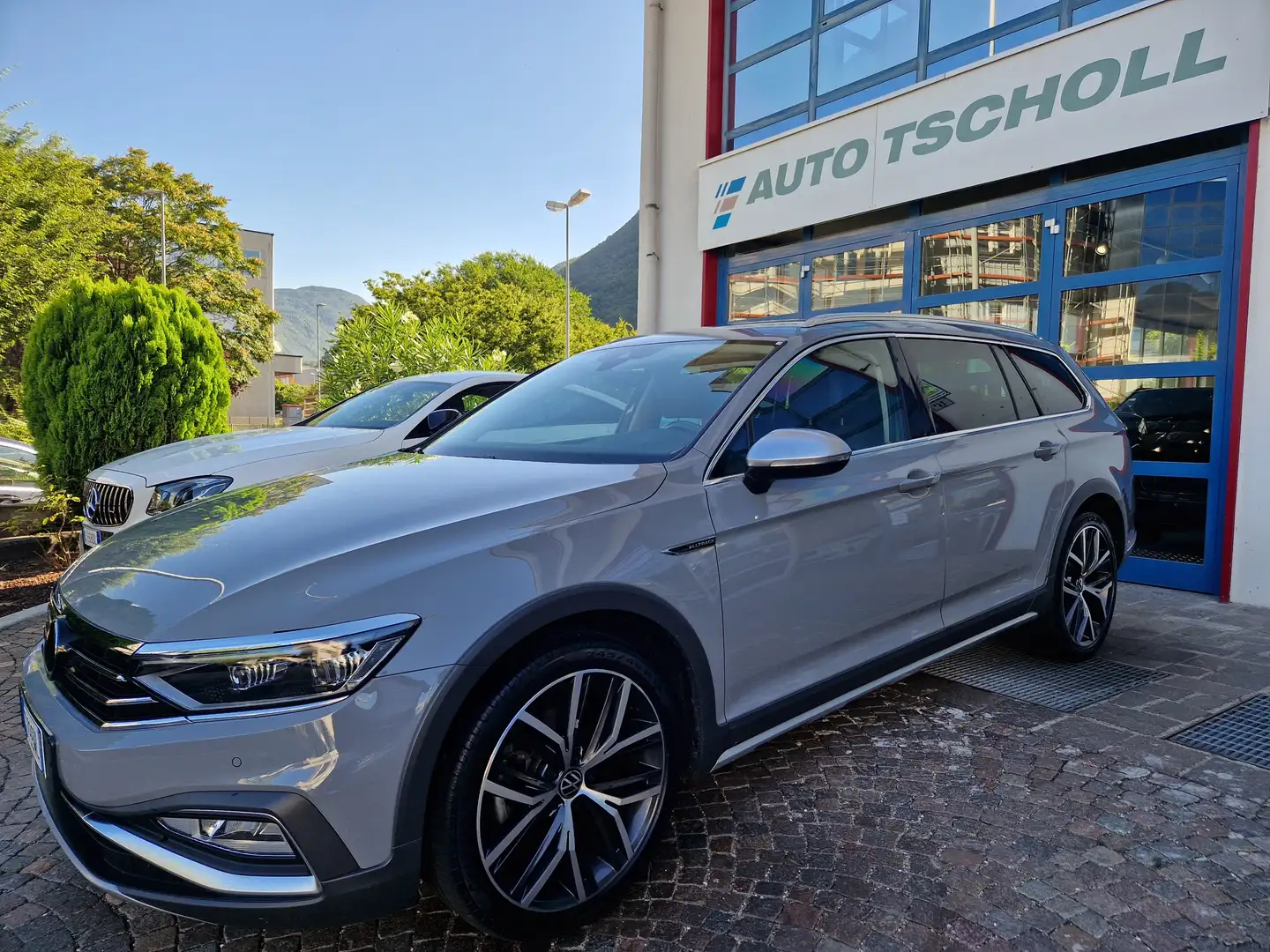 Volkswagen Passat Alltrack 2.0TDI 200Cv DSG 4Motion DigCock ACC 19"Matrix LED Сірий - 1