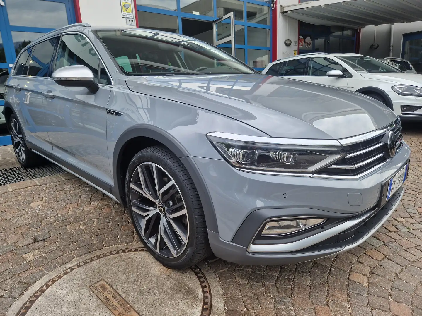 Volkswagen Passat Alltrack 2.0TDI 200Cv DSG 4Motion DigCock ACC 19"Matrix LED Gris - 2
