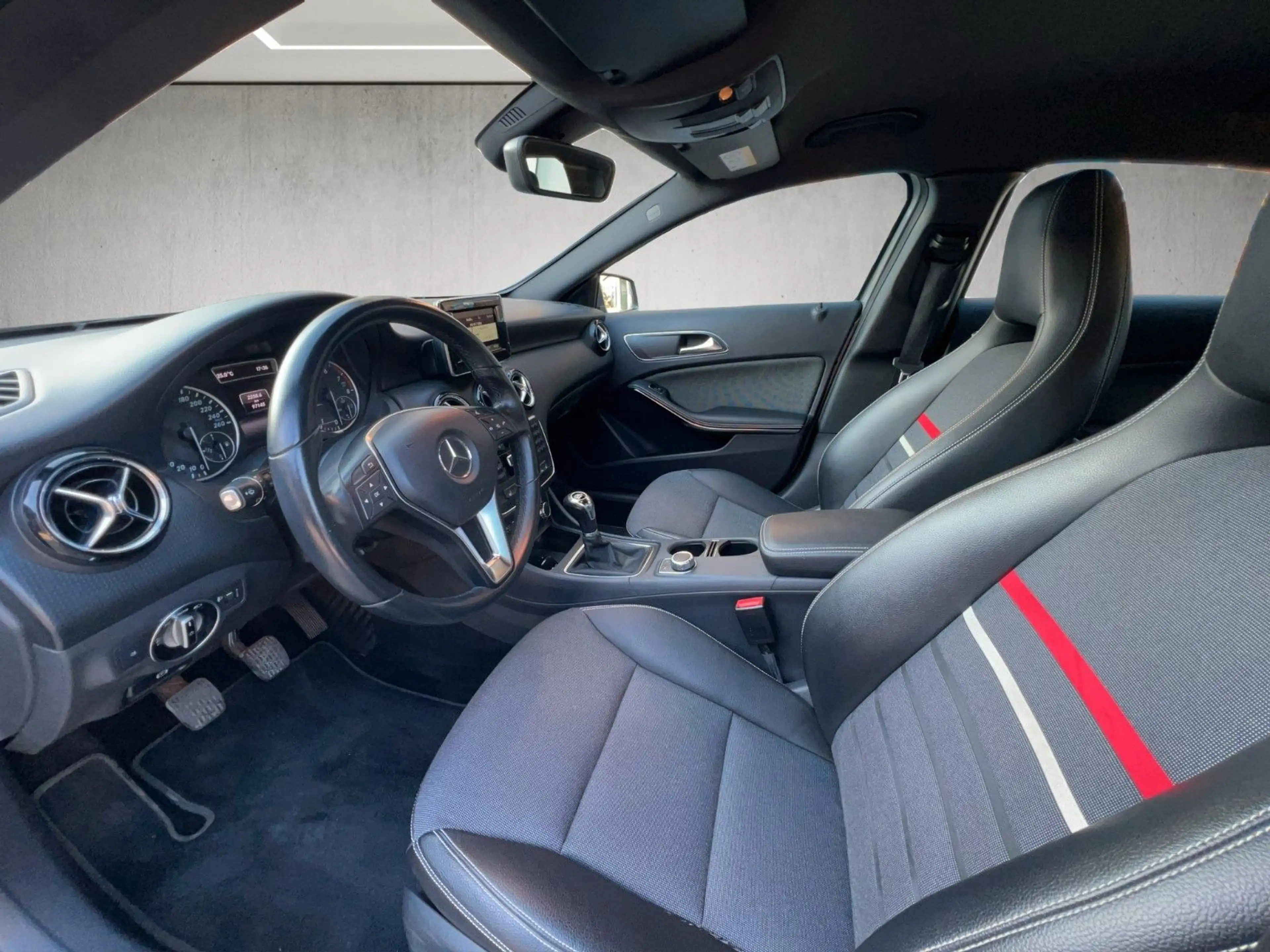 Mercedes-Benz A 180 A A 180 BlueEfficiency*TOP* — photo 9
