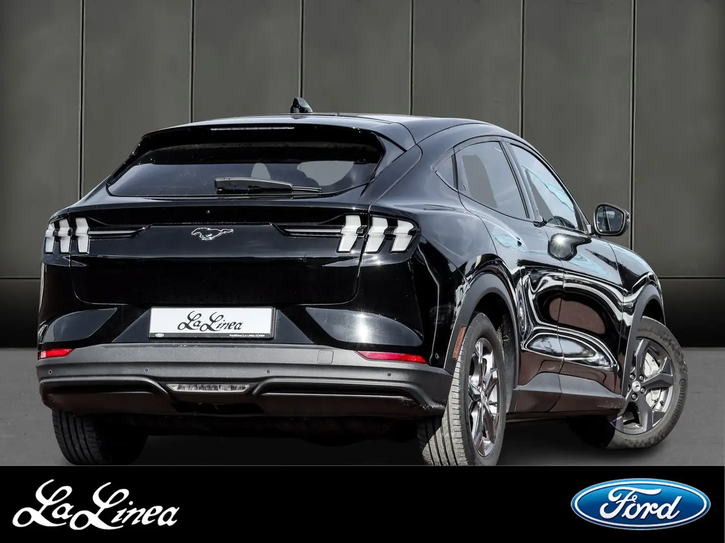Ford Mustang Mach-E Basis Zwart - 2