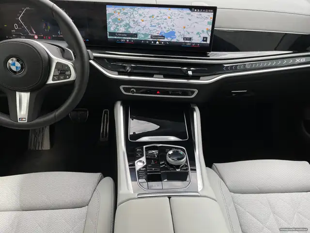 BMW X6 view 5