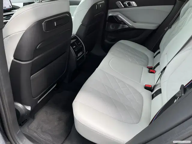 BMW X6 view 8