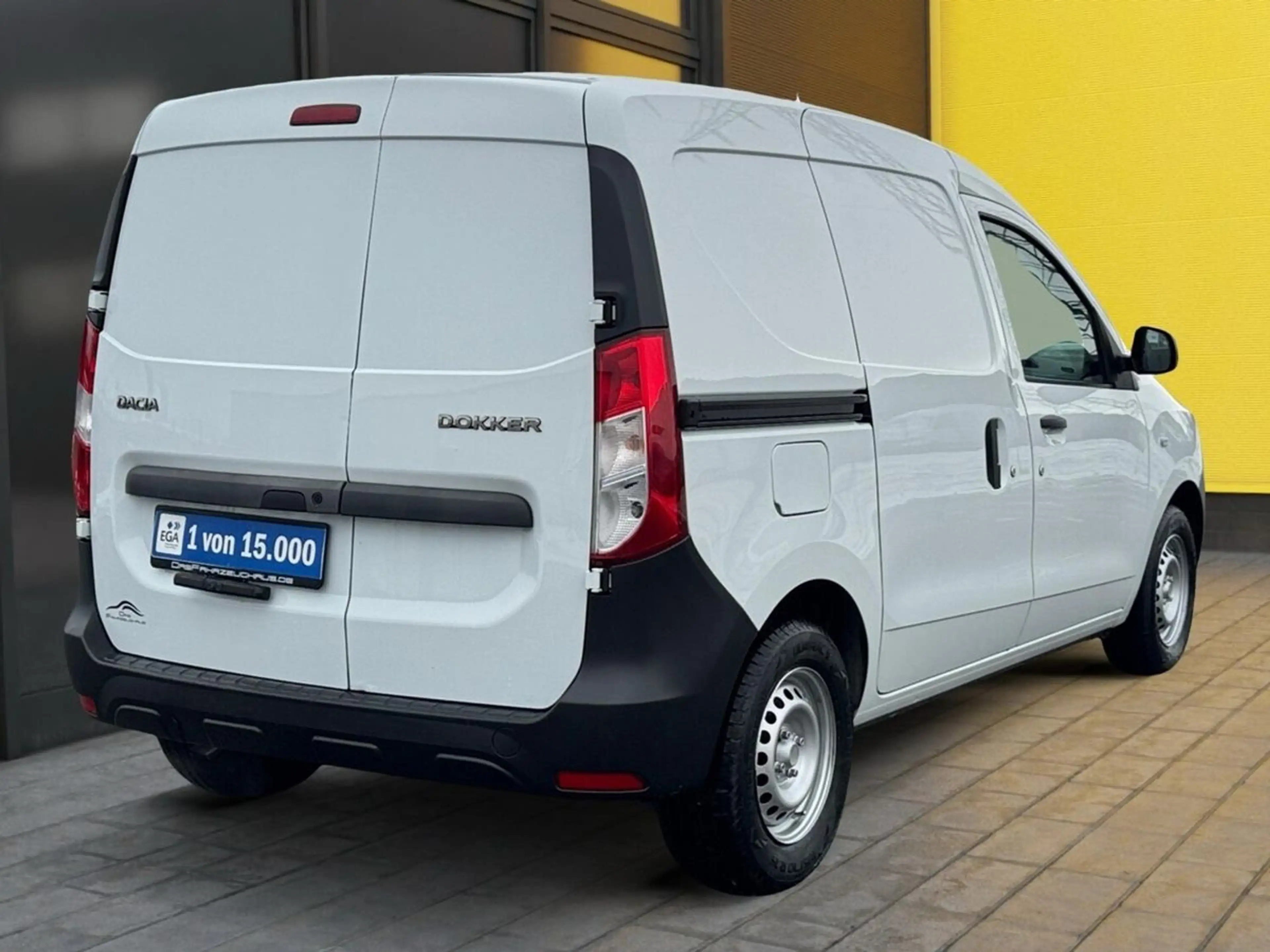 Dacia Dokker Allwetter-Reifen+180°-Türen+Sehr gepflegt — photo 5