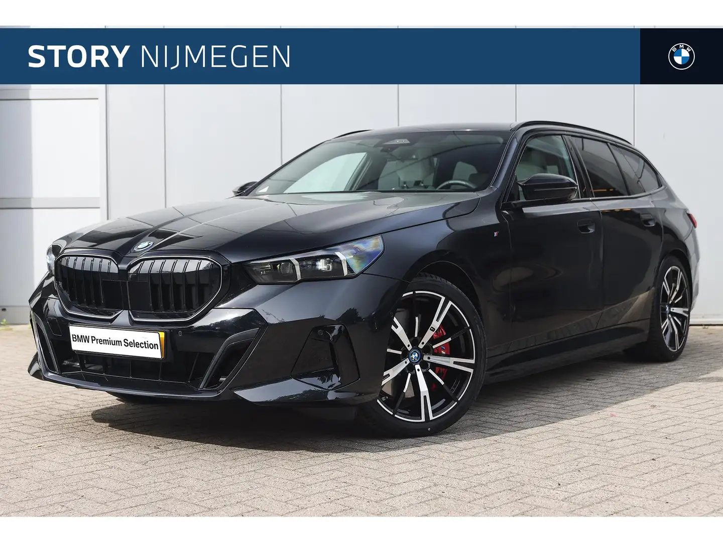 BMW i5 eDrive40 M Sport / Trekhaak / Bowers & Wilkins / A Zwart - 1