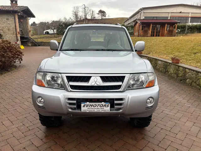 Mitsubishi Pajero Pajero 2.5 TDI 3p. Instyle