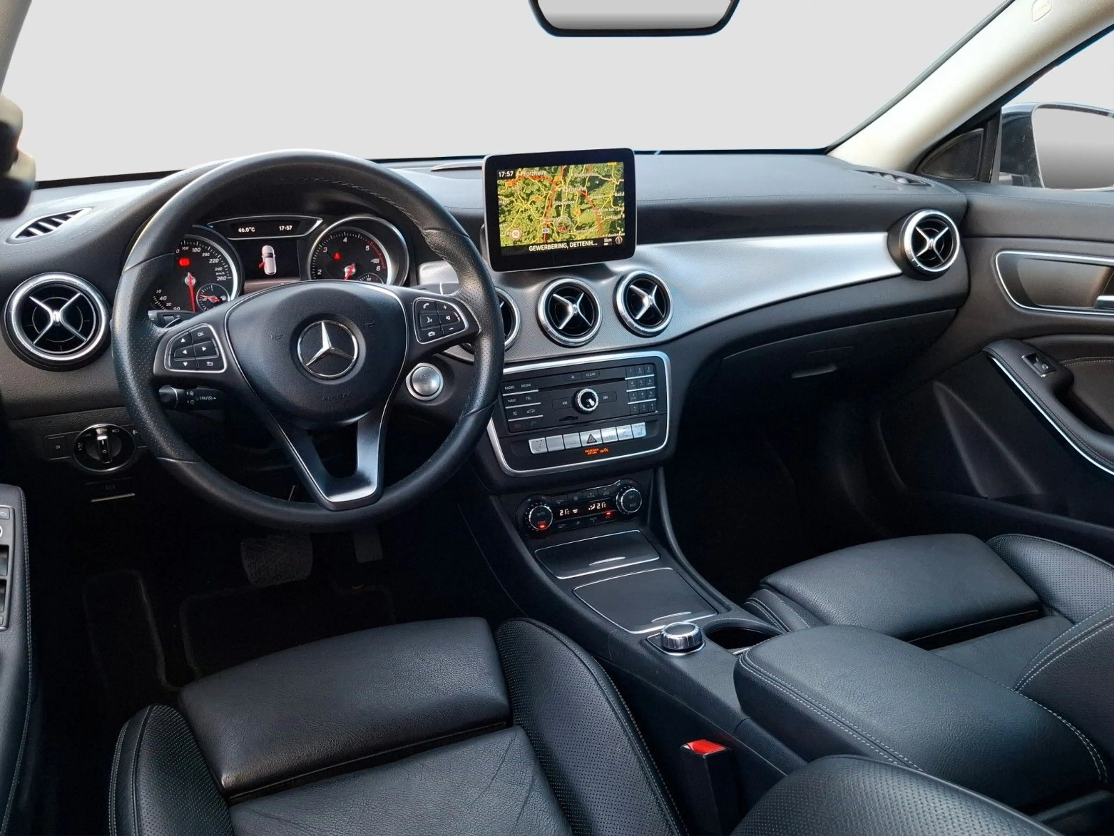 Mercedes-Benz CLA 220 =LEDER=NAVI=TEMPOMAT — photo 11