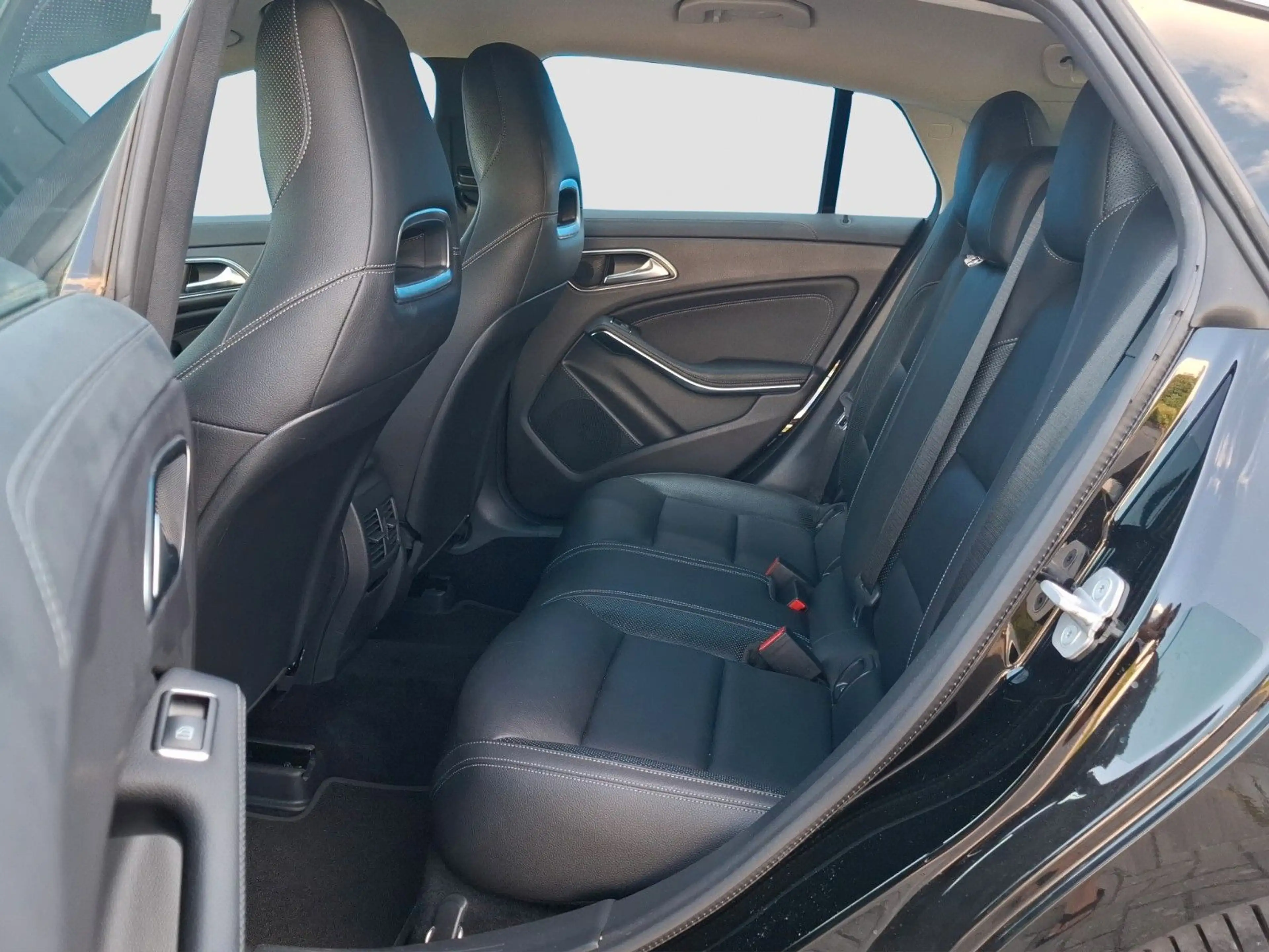 Mercedes-Benz CLA 220 =LEDER=NAVI=TEMPOMAT — photo 15