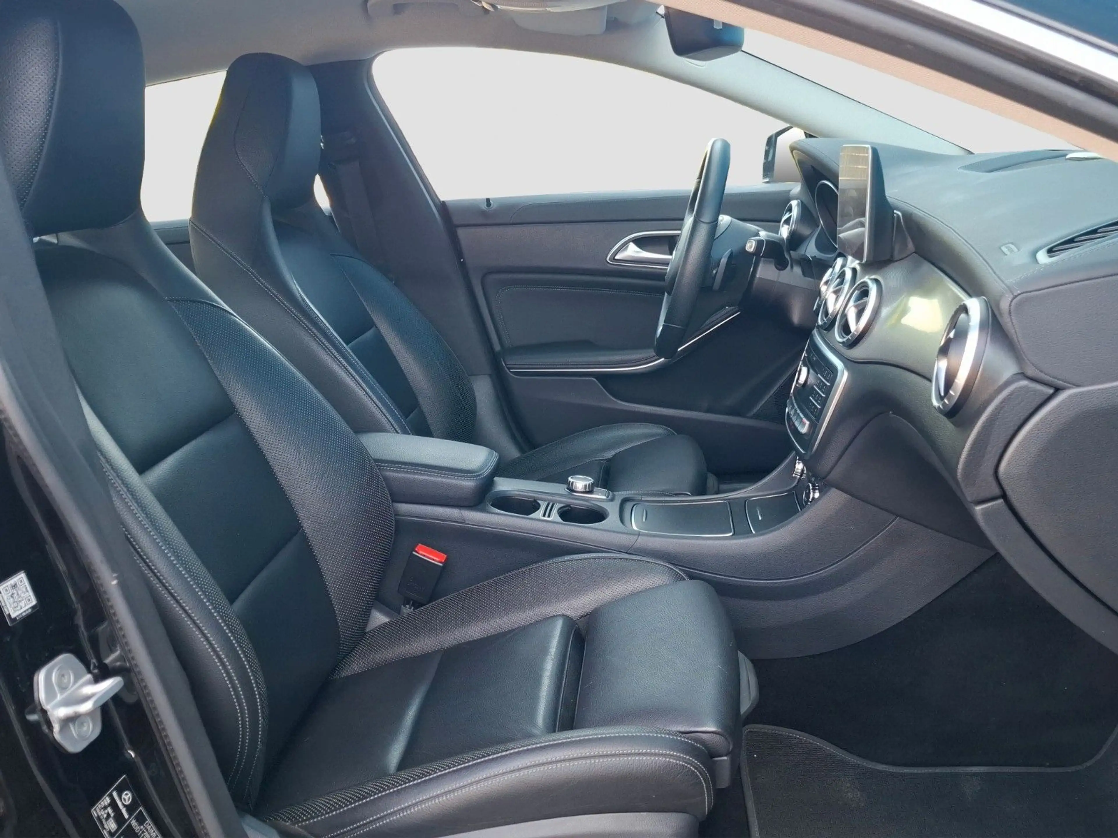 Mercedes-Benz CLA 220 =LEDER=NAVI=TEMPOMAT — photo 14