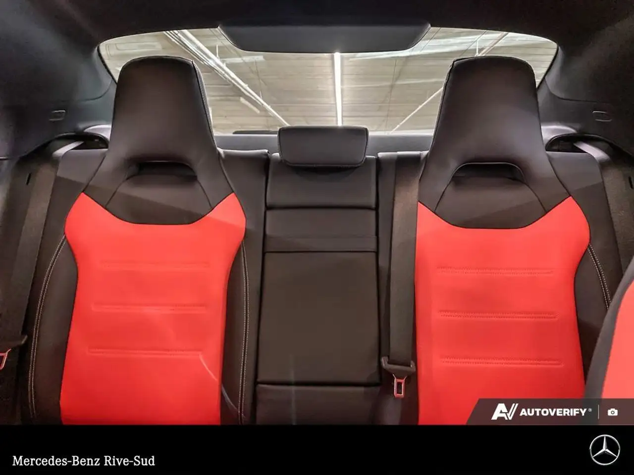 Mercedes-Benz CLA снимка Mercedes-Benz CLA
