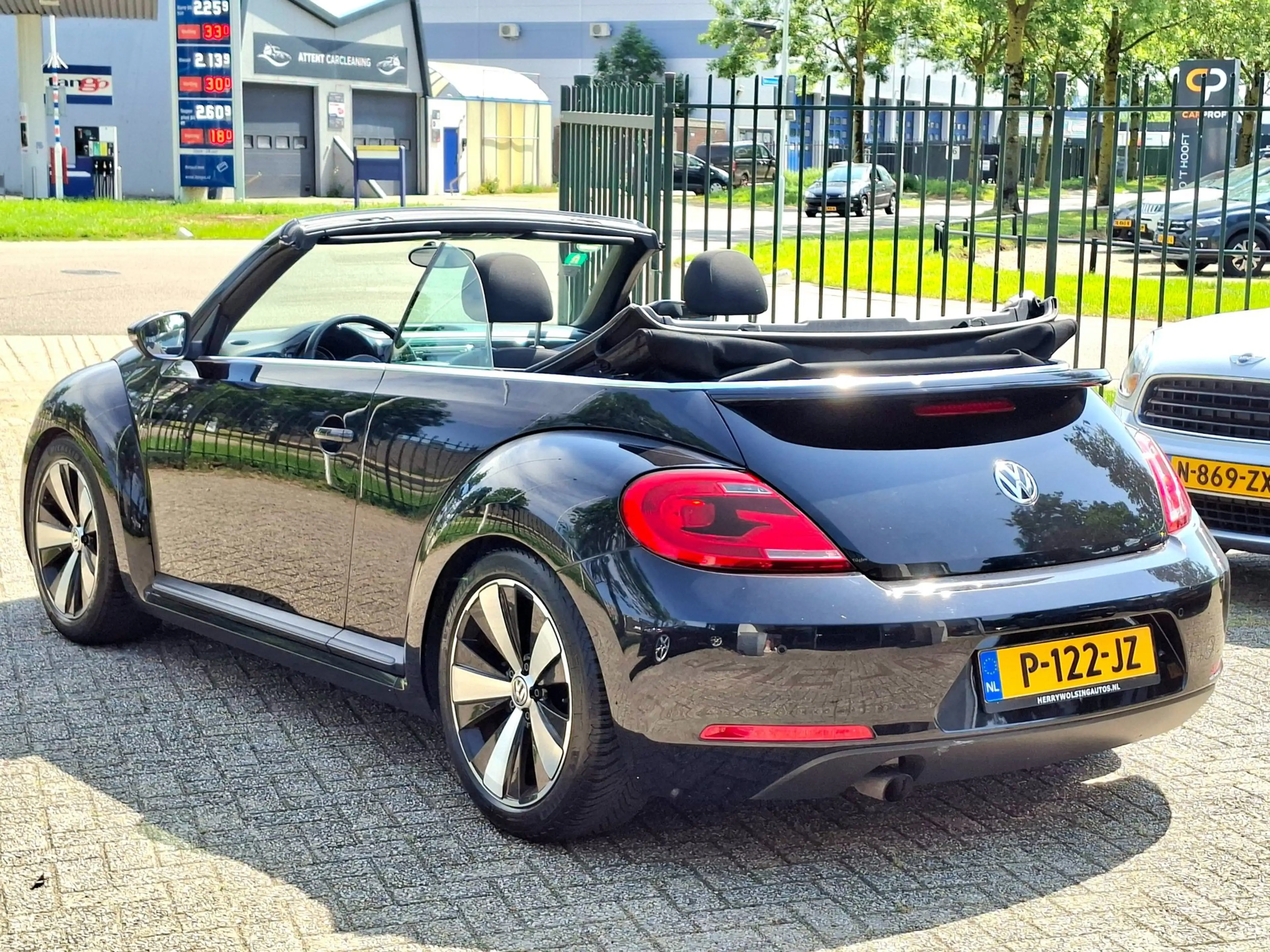 Volkswagen Beetle Cabriolet 1.2 TSI Design Aut Navi Clima Pdc. — photo 3