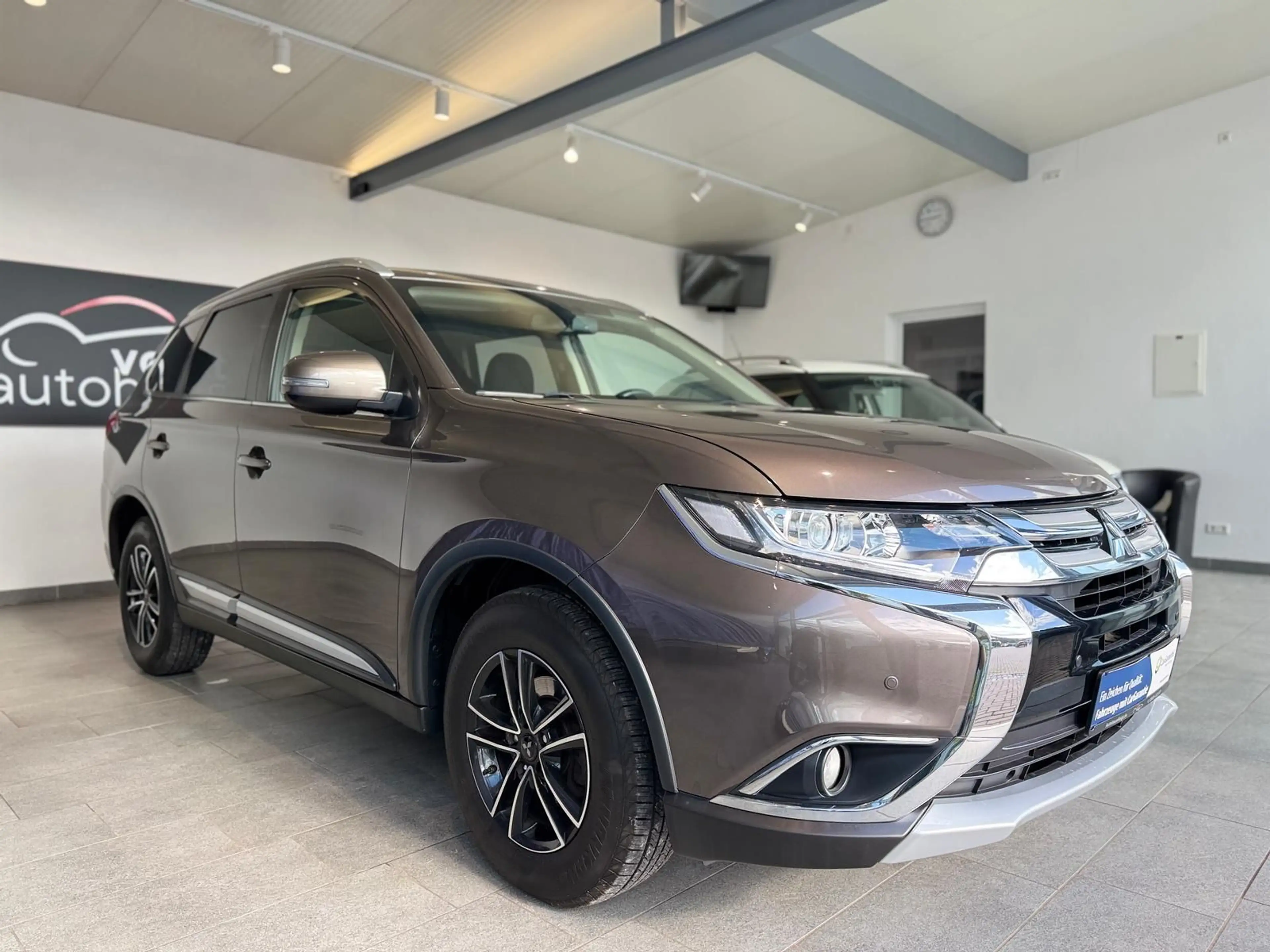 Mitsubishi Outlander 2.0 MIVEC Edition 100 — photo 2