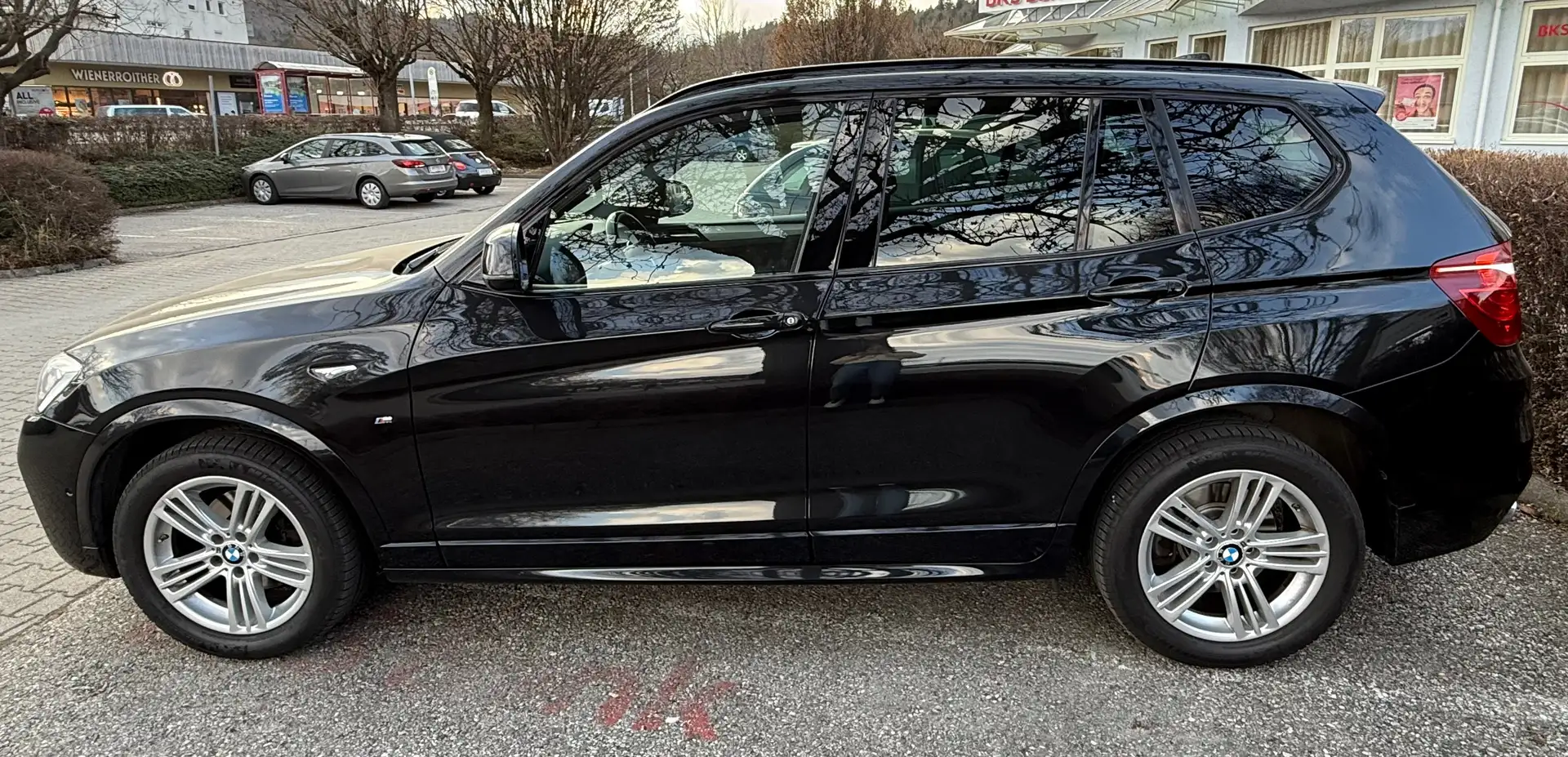 BMW X3 M Schwarz - 1