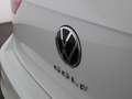 Volkswagen Golf VIII 2.0 TDI Life Aut LED RADAR NAVI SITZHZG Белый - thumbnail 7