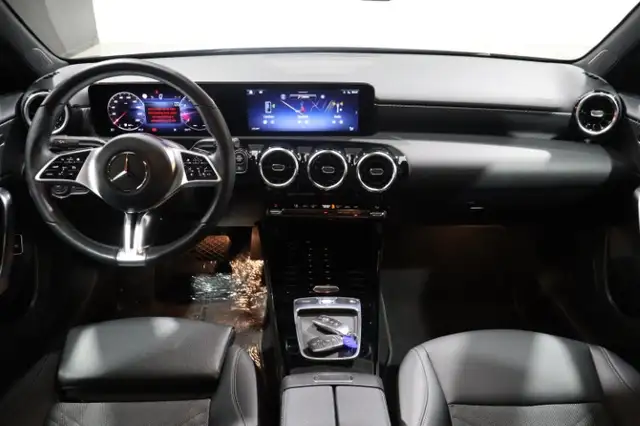 Mercedes-Benz A-Class view 9