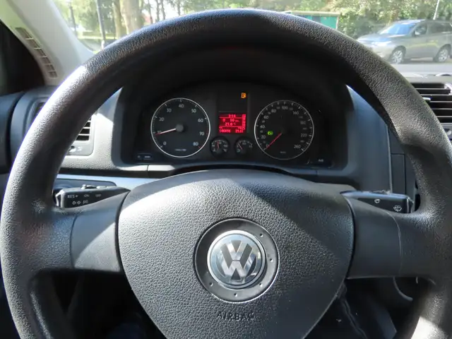 Volkswagen Jetta view 12