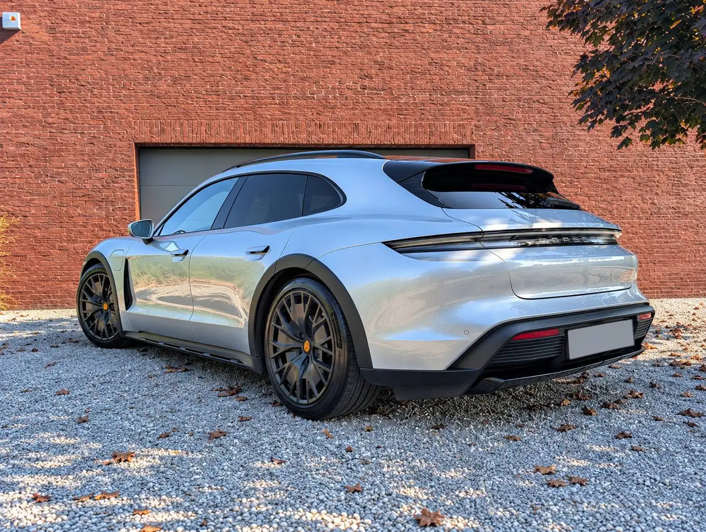 Porsche Taycan Porsche Taycan 4 Cross Turismo 476 ch Perf. Plus 93,4 kWh | TVA | Ventilés | Pano Plateado - 1
