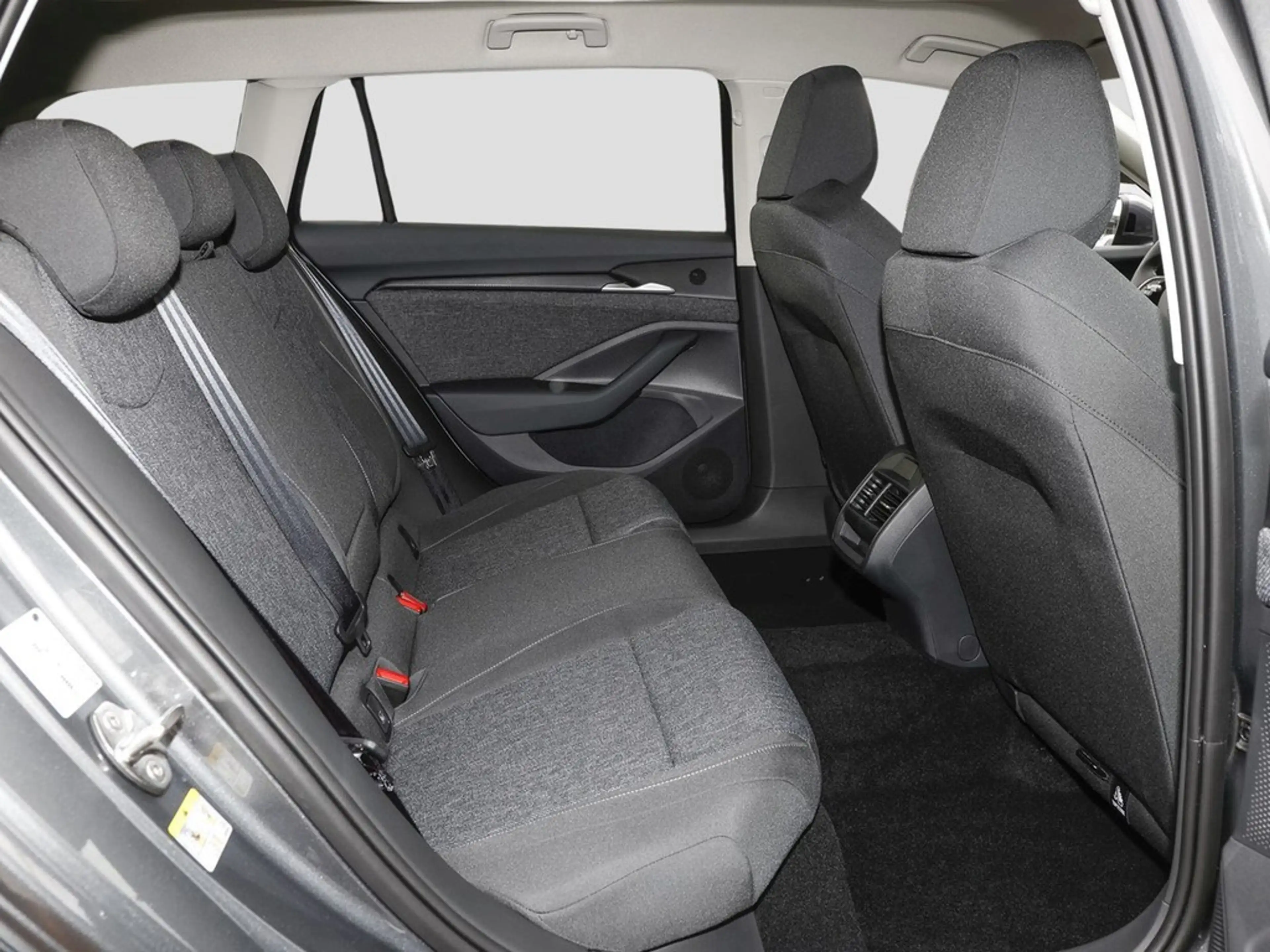 Skoda Superb Combi 2.0 TDI DSG Essence AHK, RFK, ACC, Navi.,... — photo 11