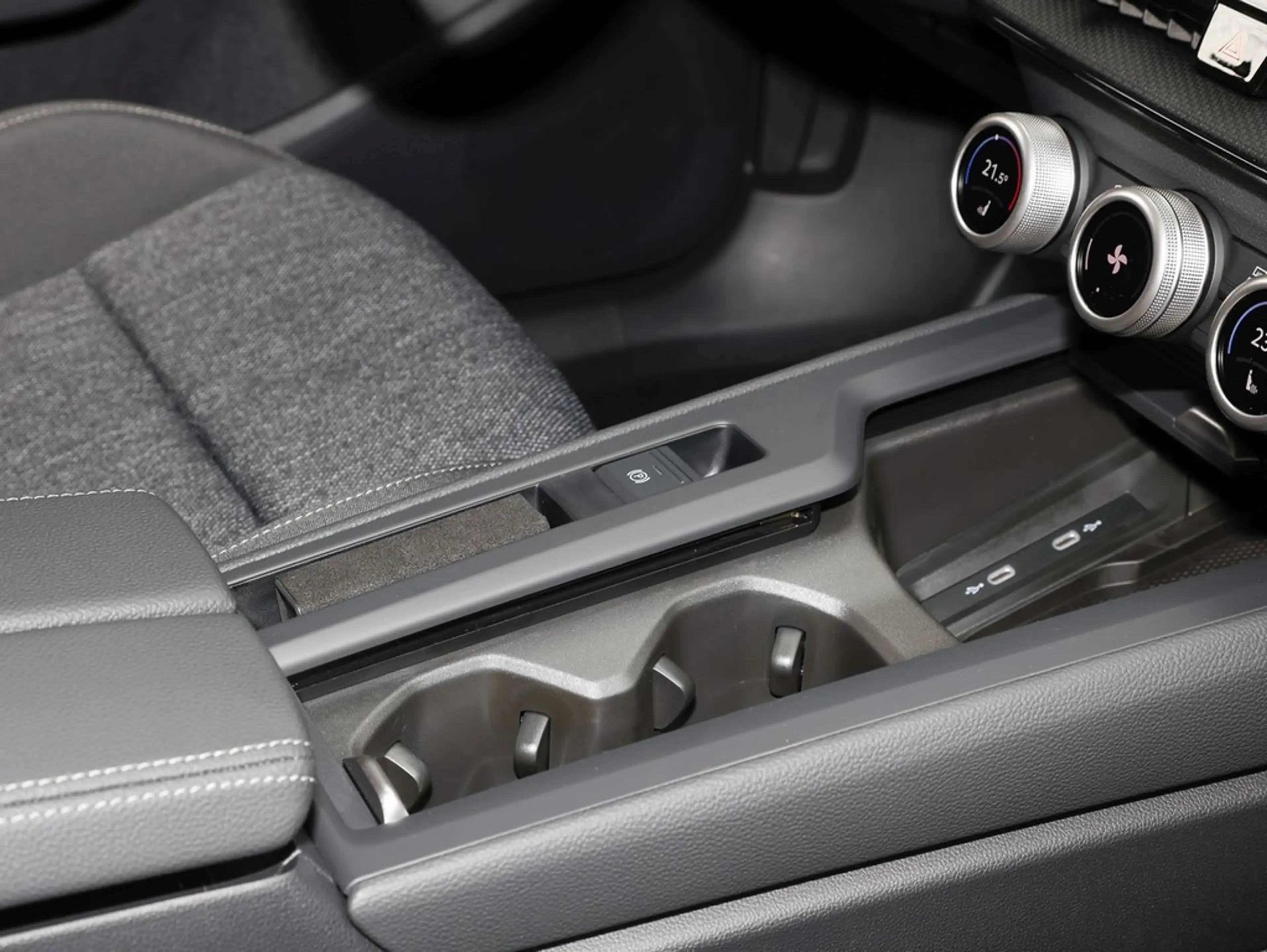 Skoda Superb Combi 2.0 TDI DSG Essence AHK, RFK, ACC, Navi.,... — photo 10