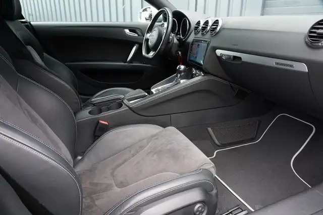 Audi TTS view 15
