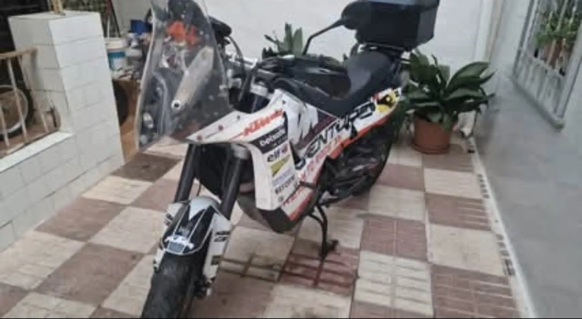 KTM 990 Adventure White - 1