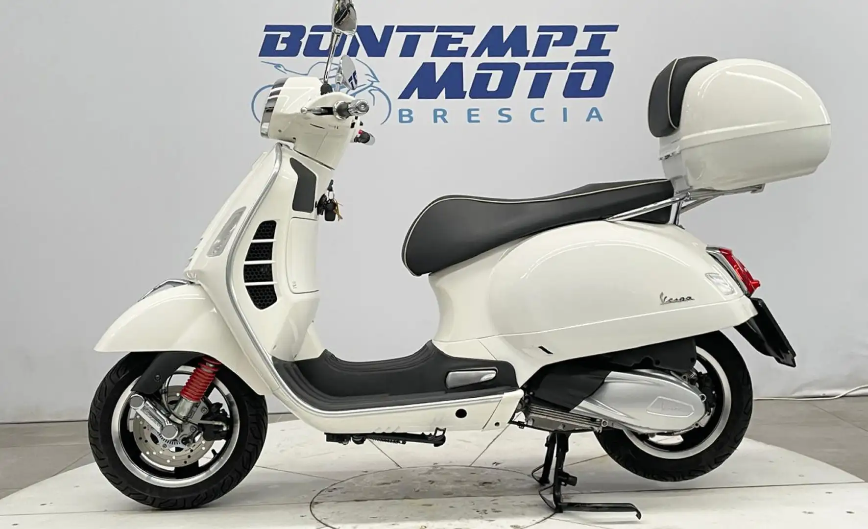 Vespa GTS 300 Super 2019 HPE + BAULE ORIGINALE Bianco - 2