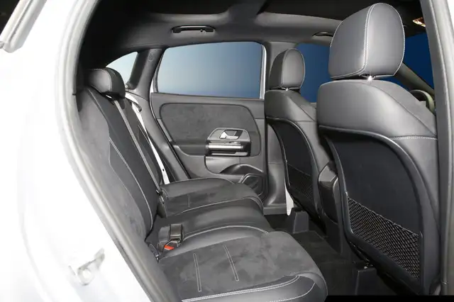 Mercedes-Benz Gla view 9