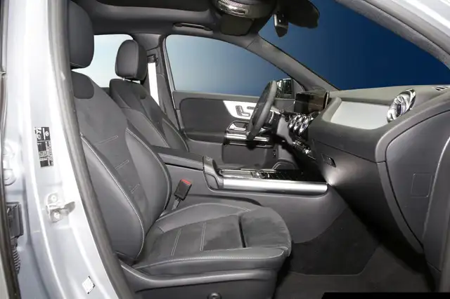 Mercedes-Benz Gla view 6
