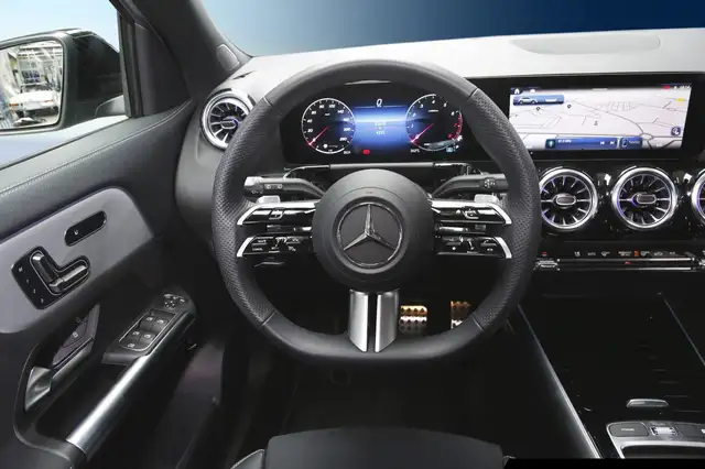 Mercedes-Benz Gla view 11