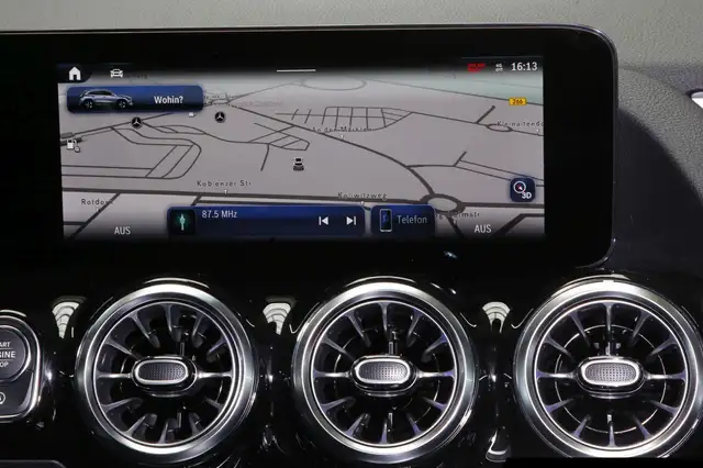 Mercedes-Benz Gla view 12