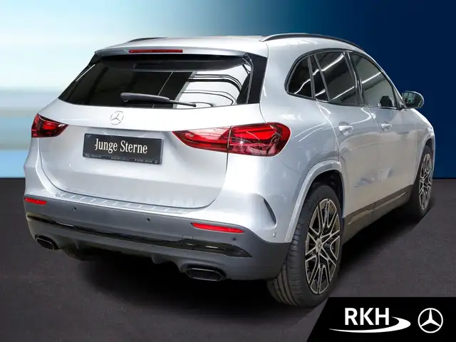 Mercedes-Benz Gla view 3