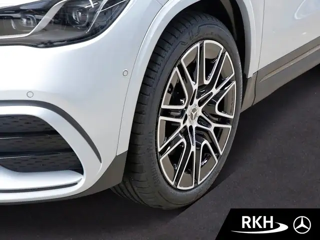 Mercedes-Benz Gla view 5