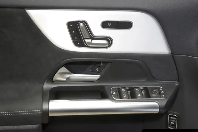 Mercedes-Benz Gla view 14
