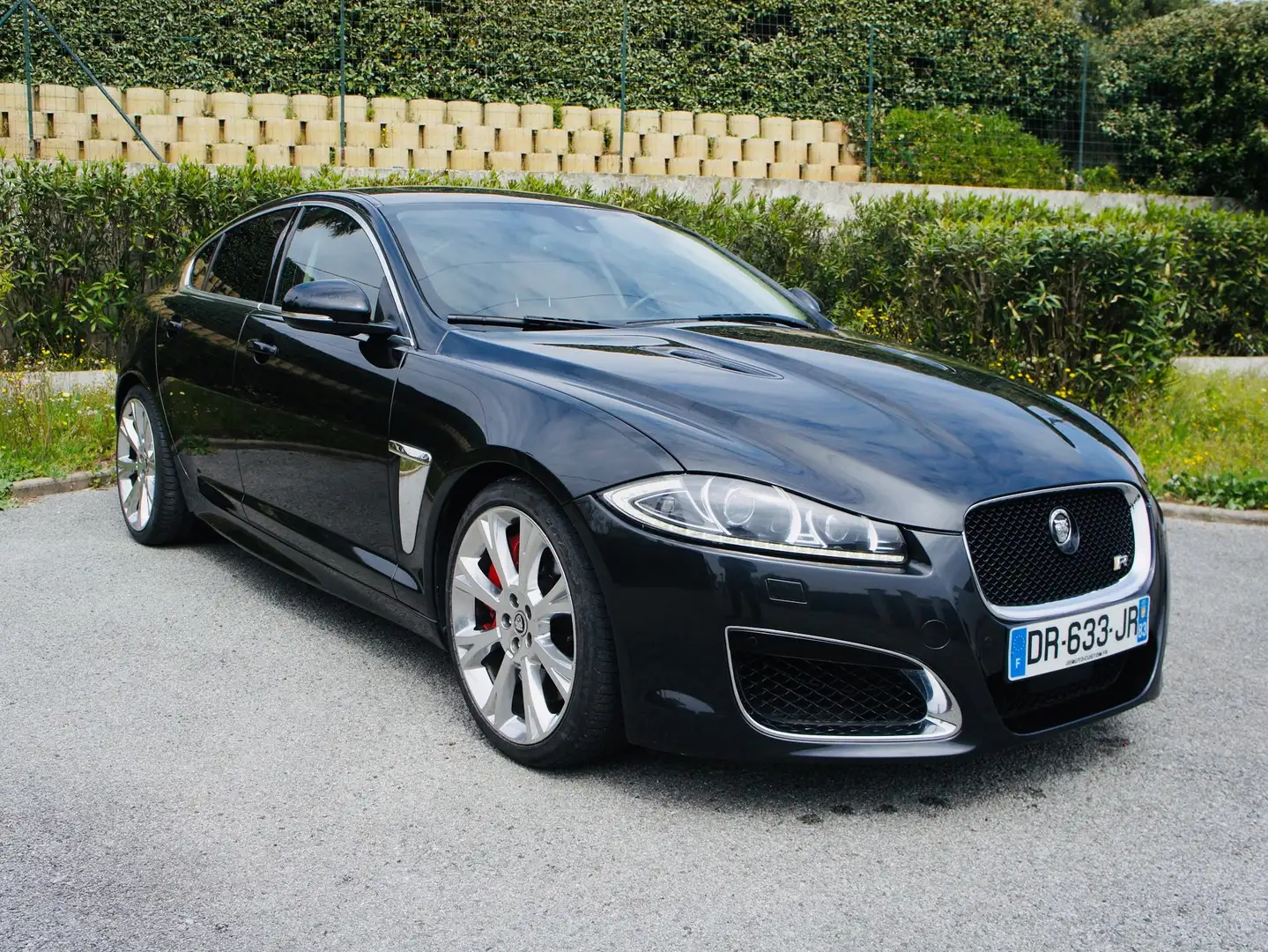 Jaguar XF XF-R 5.0 V8 COMPRESSOR 510 CH Schwarz - 2