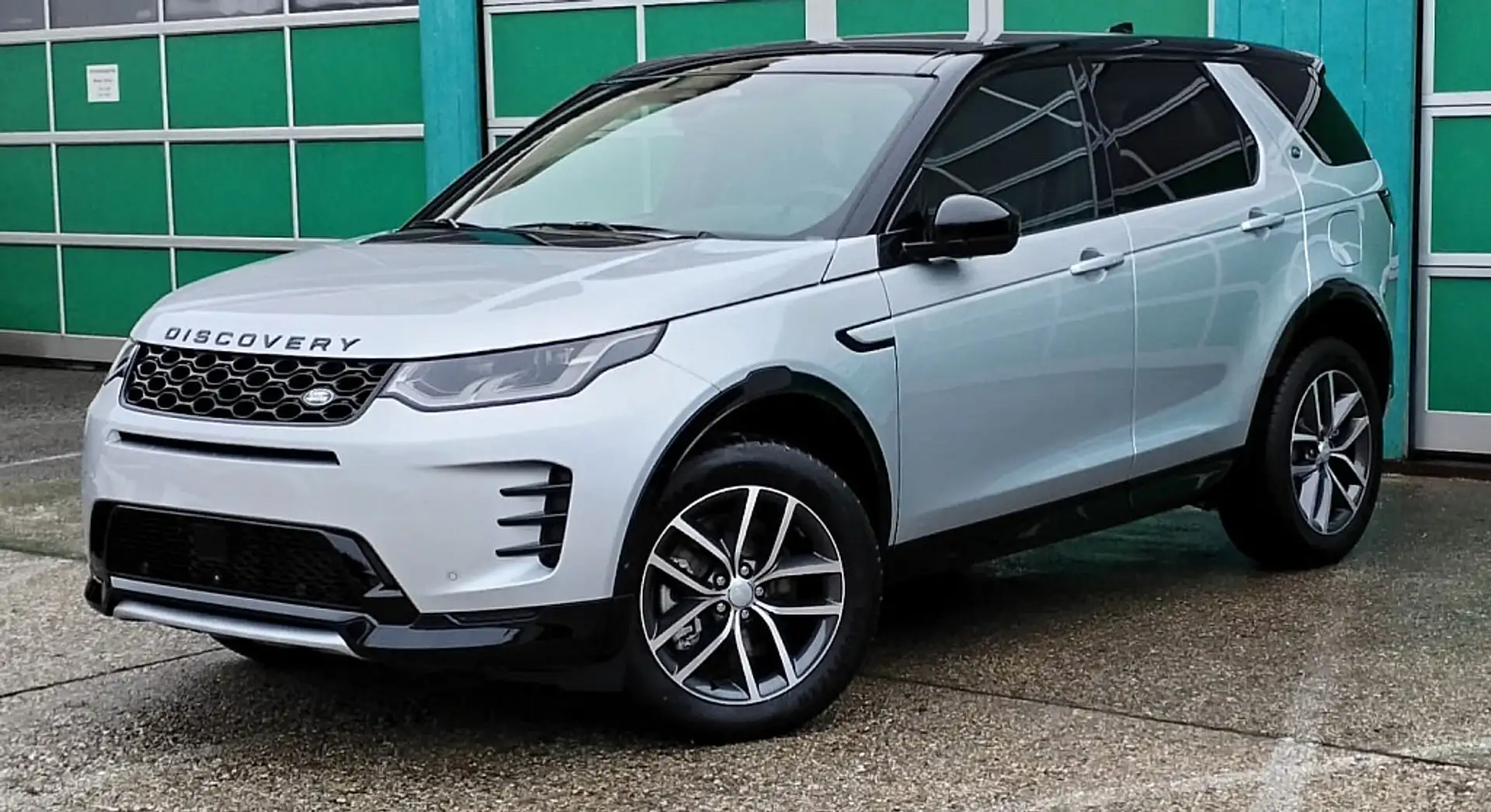 Land Rover Discovery Sport P300e PHEV AWD R-Dynamic SE Aut. Silber - 1
