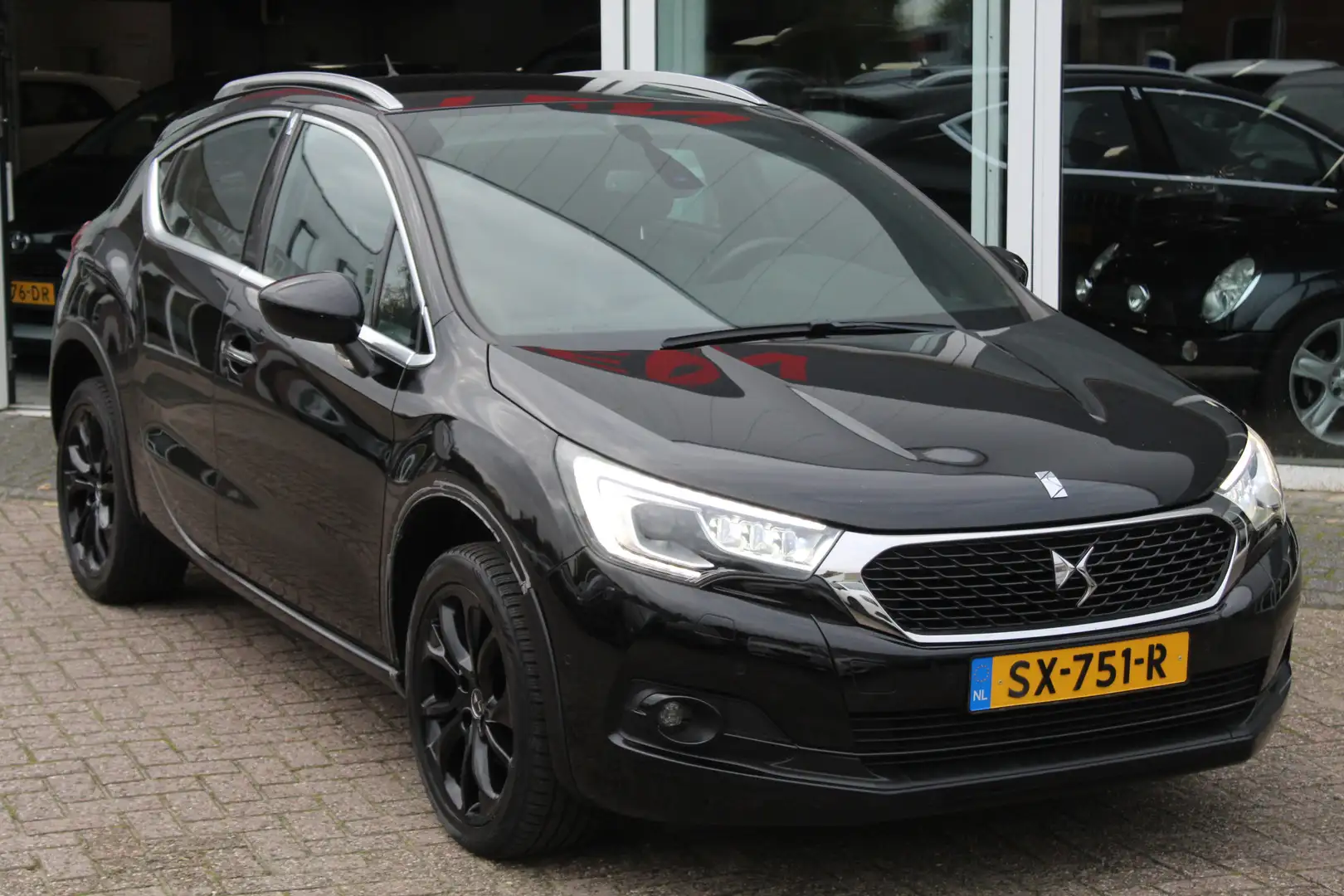 DS Automobiles DS 4 Crossback 1.2 PureTech Chic//Navi//Camera!! Negro - 2