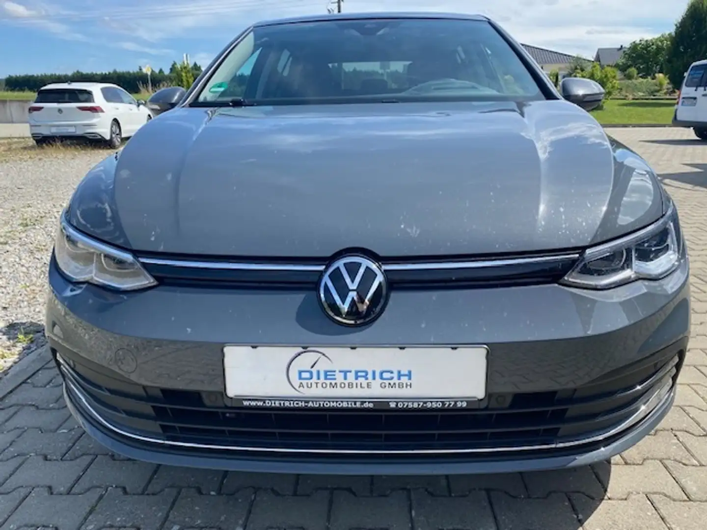 Volkswagen Golf VIII2,0 Tdi Move DSG ACC PANORAMA AHK PDC Grau - 2
